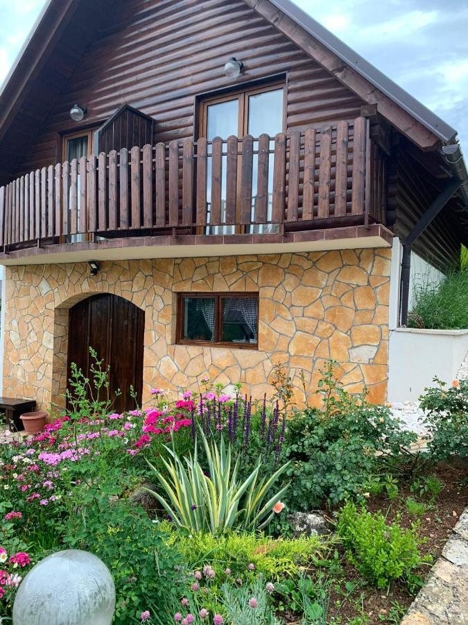 Guesthouse Stefanac Otočac Eksteriør bilde