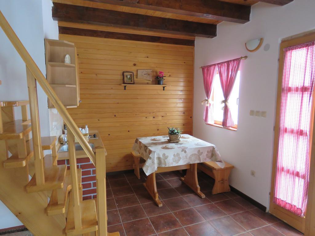 Guesthouse Stefanac Otočac Eksteriør bilde