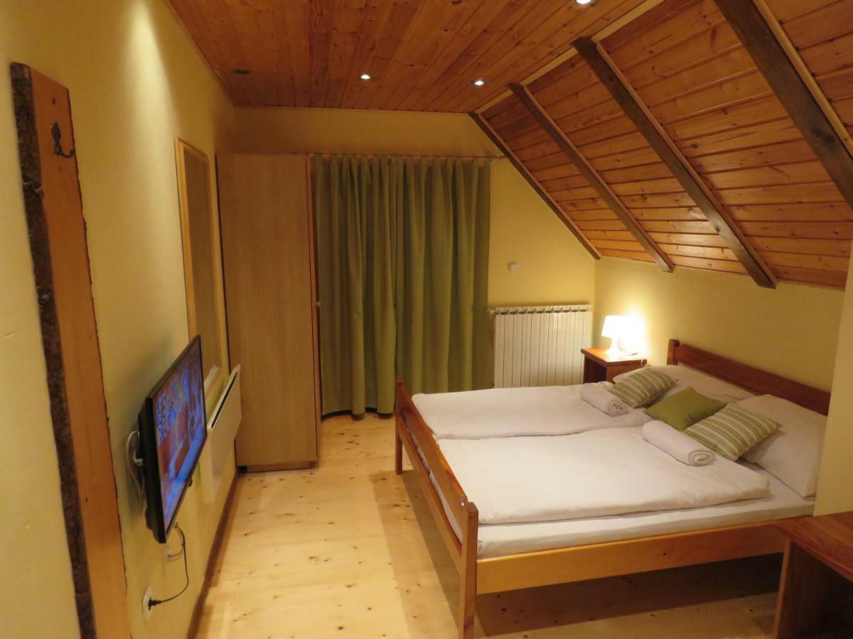 Guesthouse Stefanac Otočac Eksteriør bilde