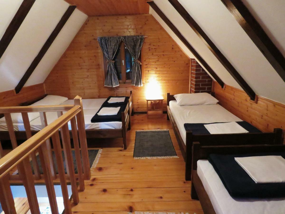 Guesthouse Stefanac Otočac Eksteriør bilde